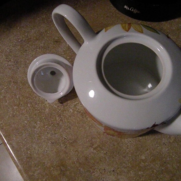 Summer Daisey tea pot. by 222 Fifth - Picture 3 of 6